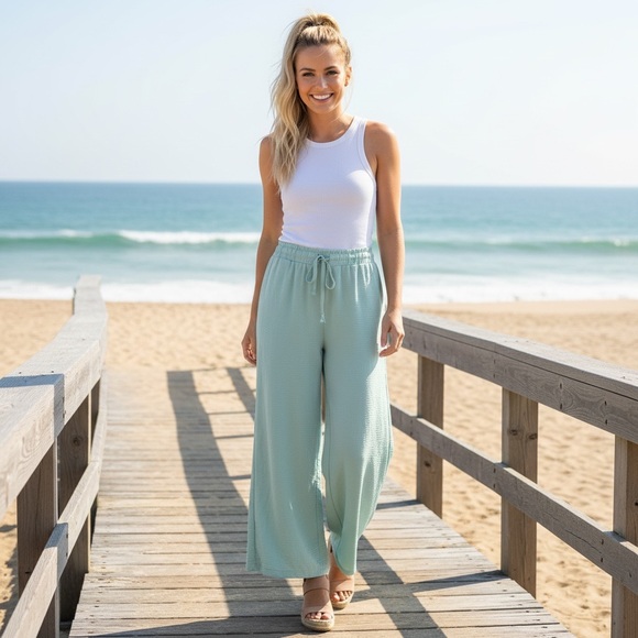 Cupshe Pants - NWT Cupshe Wide-Leg Pull On Pants Beach / Swim Cover Up Summer Resortwear